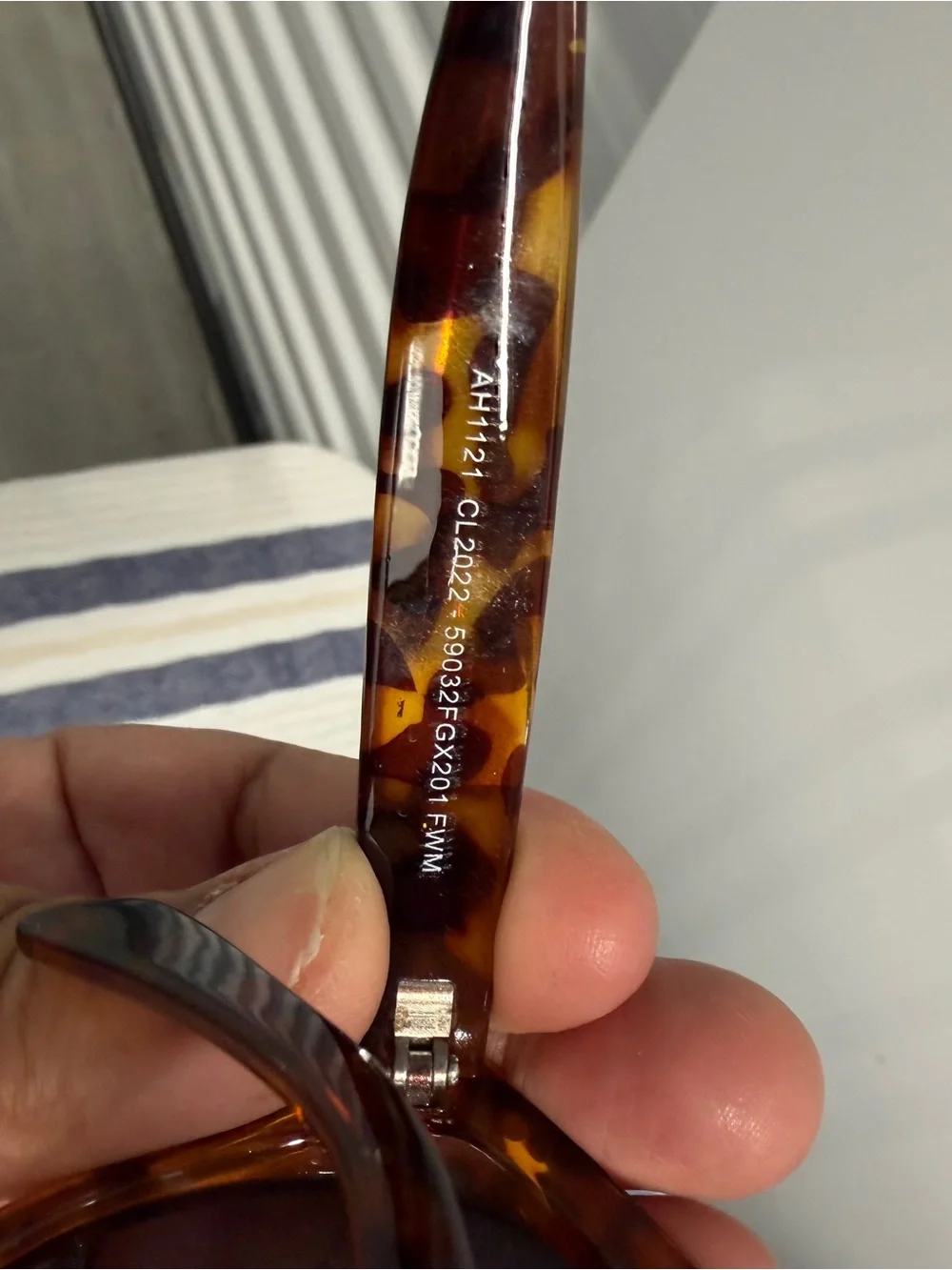 Foster Grant Oversized Tortoise Shell Sunglasses Brown Gradient Lenses UV